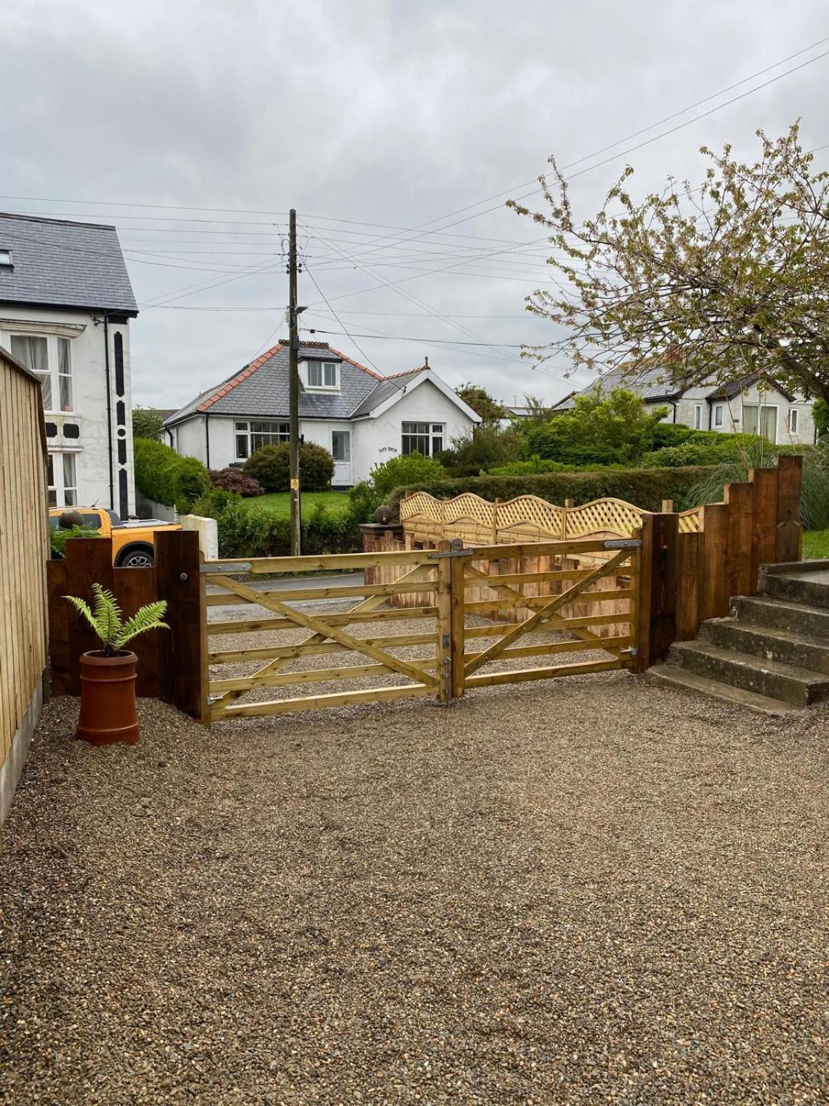 The Old Sea Captain'S House, Aberporth Extérieur photo